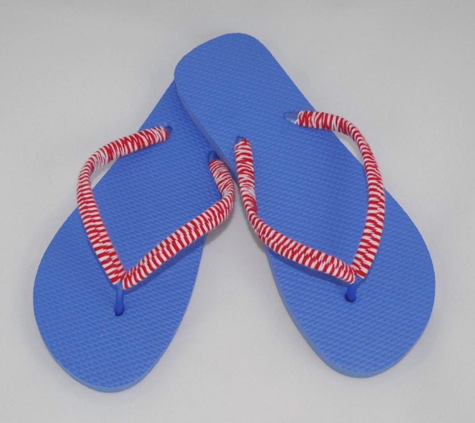Americana Yarn Bombed Flip Flops - DIY Summer Craft