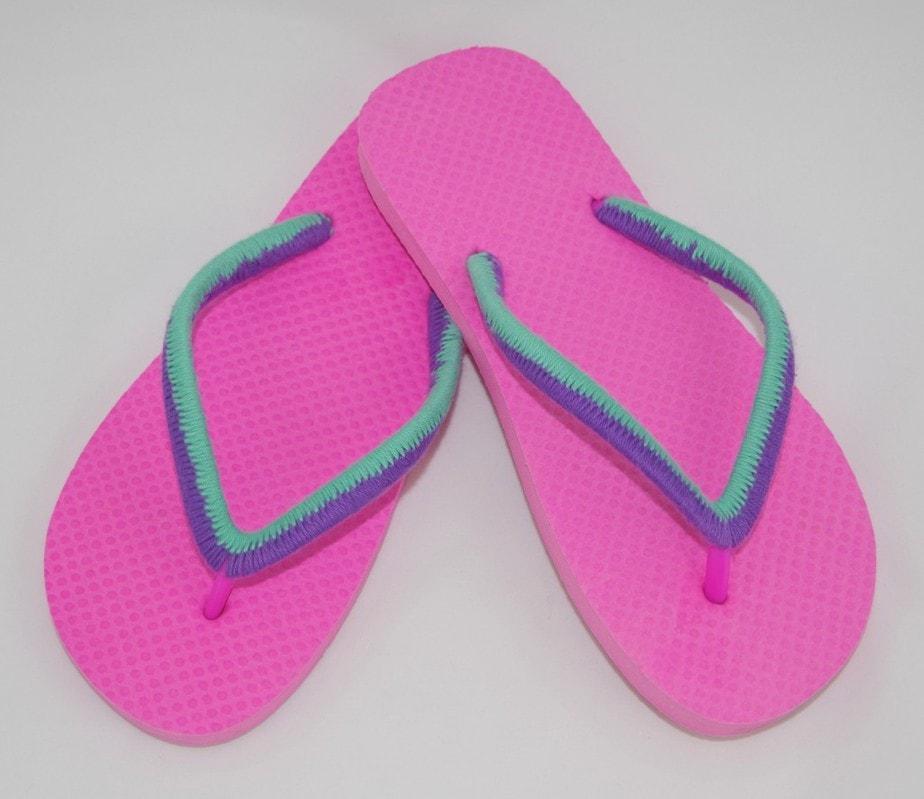 Colorblock Yarn Bombed Flip Flops - DIY Summer Craft