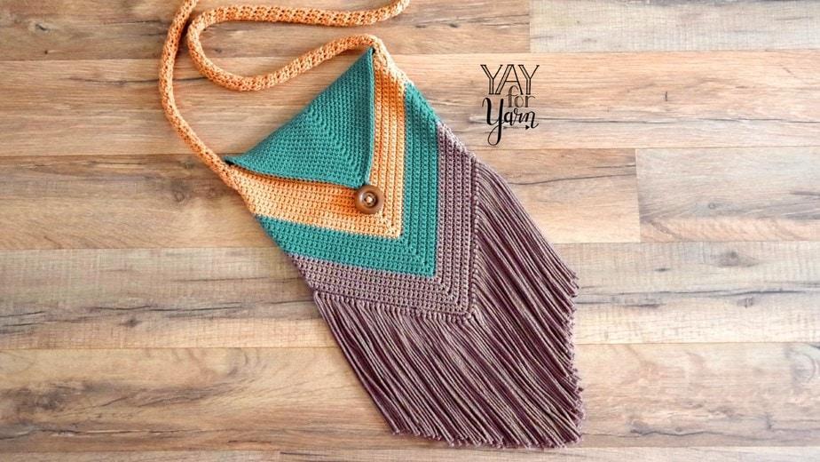 Fringed Chevron Purse – FREE Crochet Pattern