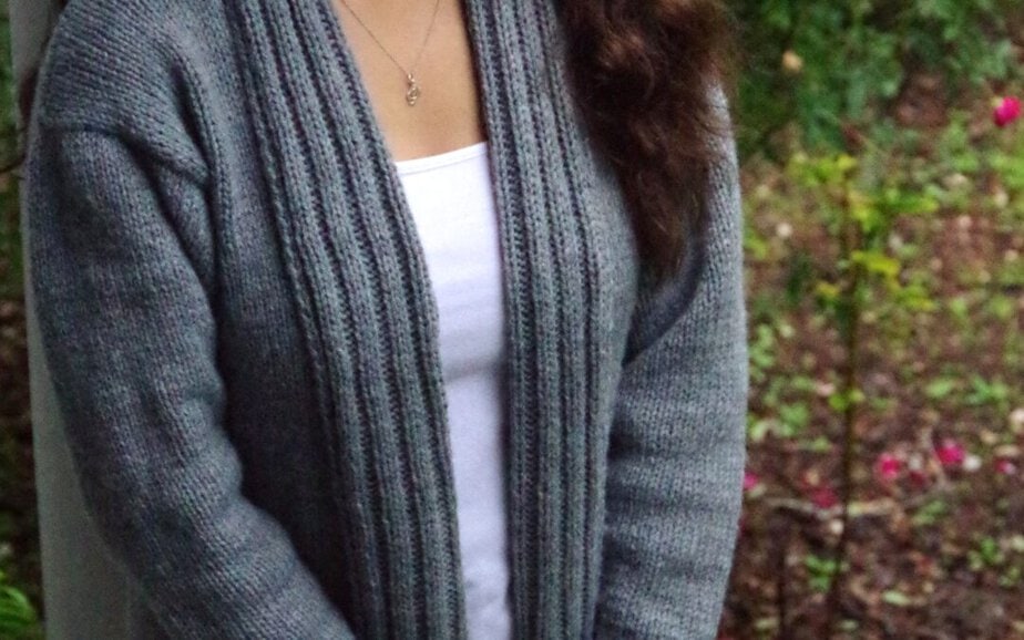 Simple Slouchy Sweater – FREE Knitting Pattern & Video Tutorial – How to Knit a Cardigan for Beginners