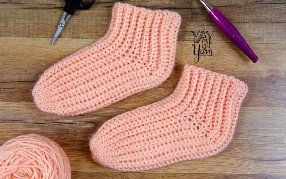 Super Easy Slipper Socks – FREE Crochet Sock Pattern + Video Tutorial by Yay For Yarn