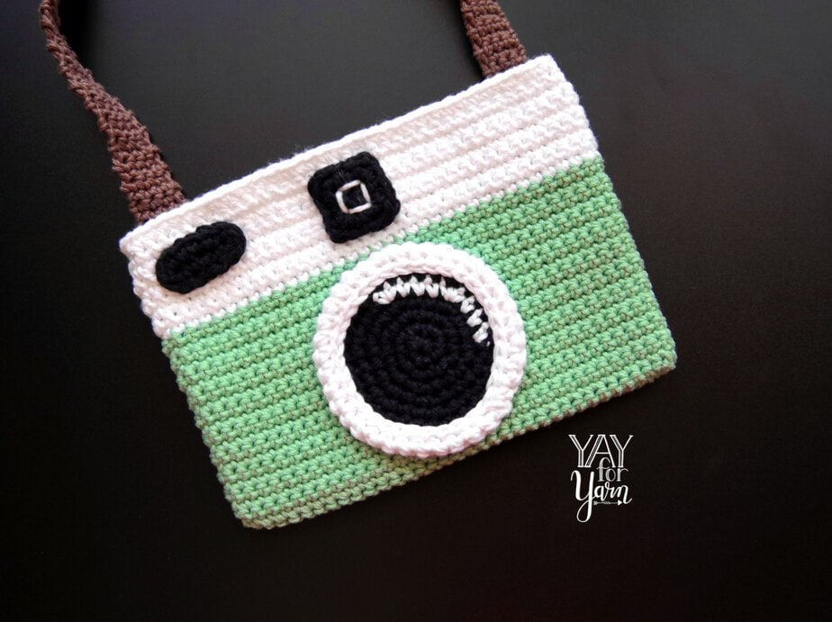 Vintage Camera Purse – Free Crochet Pattern