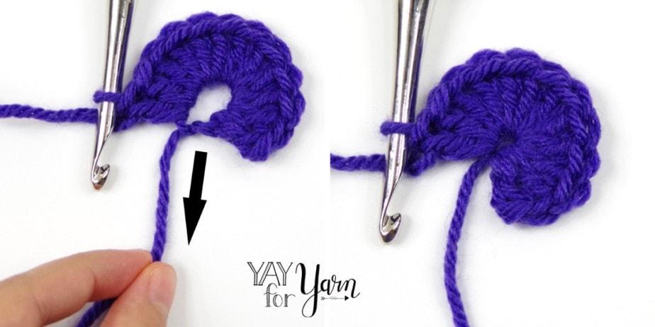 Pull the yarn tail to close the Magic Circle