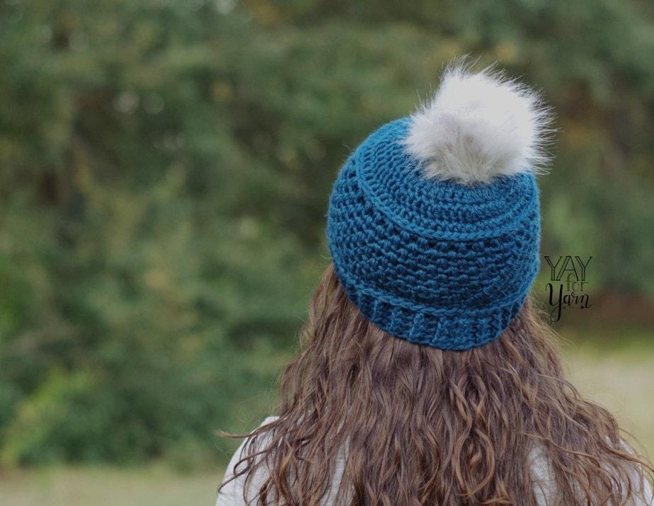 Puff Stitch Hat with faux fur pom pom - textured crochet beanie pattern